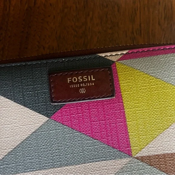 Fossil zip around wallet - Picture 2 of 8